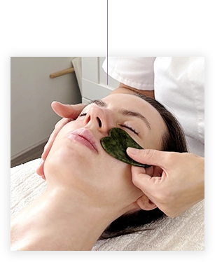 gua sha kezelés, jade roller, jade gua sha, jade fésű, rózsakvarc gua sha, jáde, rózsakvarc, luxuskezelés, luxus bőrápolás, face-lifting, anti-aging, rituálé, nyirokkeringés, méregtelenítés, arckezelés, kozmetika, aromaterápiás masszázs, masszázs, zen kezelés, zen rituálé, XVIII.kerület, neurokozmetikum, Zen Cosmetics